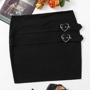 Heart buckle skirt